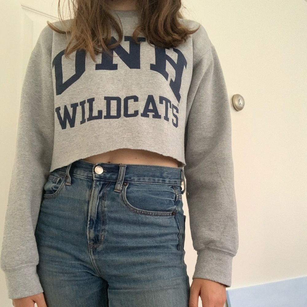 UNH Wildcats Cropped Sweatshirt